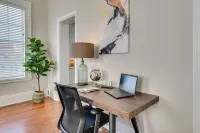 Stovall #4 | Stylish 1 bedroom with private free parking