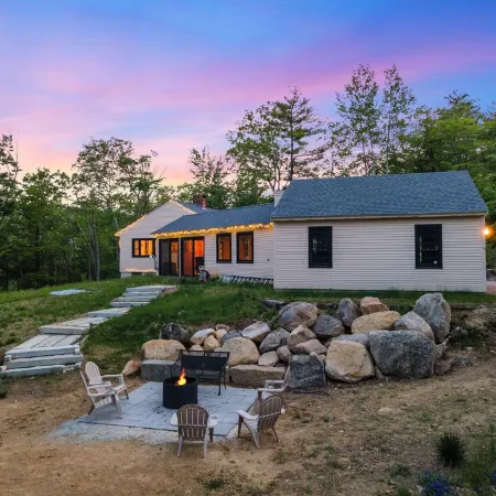 Mountain Top Hideaway 10 Min to North Conway & 5 Min Saco River, Pet Friendly