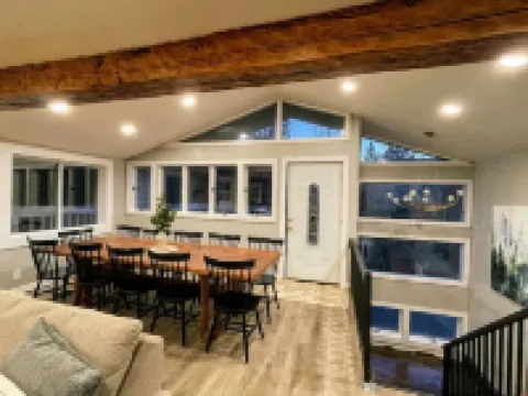 Cozy Modern Rustic Ski Lodge! 7BR - Sleeps 16
