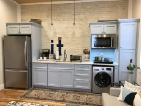 PARK and WALK - Mayberry & Main - 'The Main Suite' - New Construction