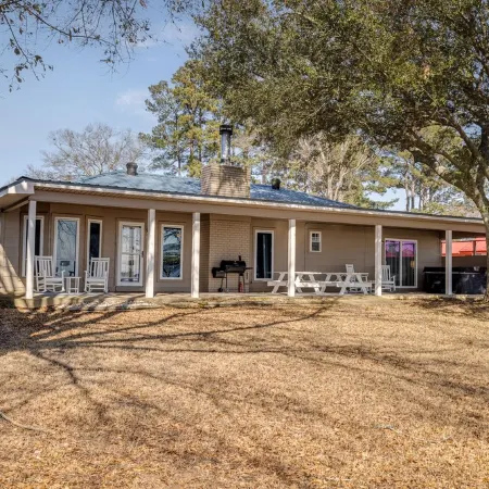 Lake Front | 2 Boat Slips | Hot Tub | Game room