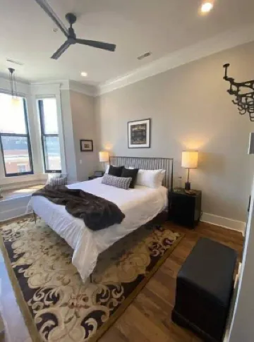 Ulysses Suites, Suite 202