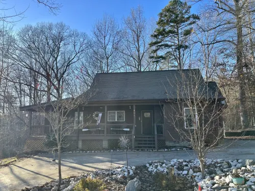 Rustic Escape on Lake Hartwell - Pet Friendly, Kayaks and Paddleboards Provided!