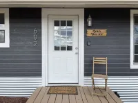 Farmhouse Cabin w/Game room in a Historic Gold Mine Town w/Mountain Views