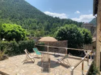 Maison Avec Terrasse vue Exceptionnelle Các khách sạn ở Peyreleau