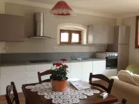 Vacation home - Chalet with garden and private pool Coreglia Antelminelli 호텔