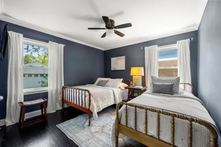 luxury bungalow-walk to Beaumont hospital