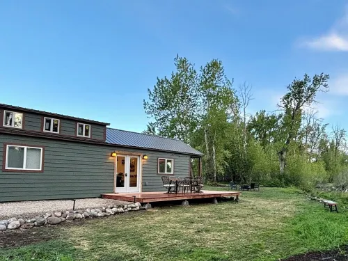 Cabin on acreage minutes from downtown Red Lodge!