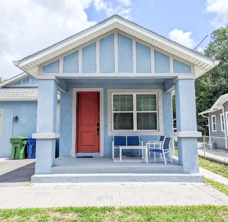 All you need! 2/1 Tampa Home