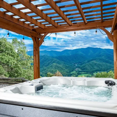 Stunning Mountain Views with Hot Tub & 2 King Suites! Private & Peaceful.