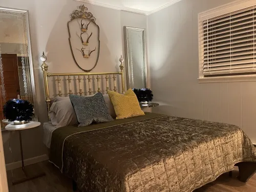 Cute Cozy Catskill Escape