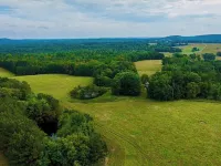 Mennonite Built Cabin on 81 acres surrounded by 30,000 acres of state park Hotels in Bledsoe County
