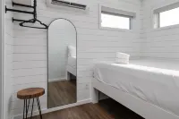 Cass-Away Luxury Houseboat Hotels in Kent Narrows