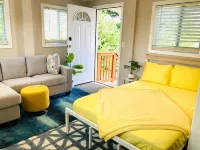 Private Apartment with private entrance, Full Bathroom, Living room, Kitchen Hotels in Cranston