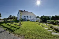 1-Min Walk to Private Beach-New Bath -Fire Pit -A/C -Now Booking for 2027! - 3 estrellas