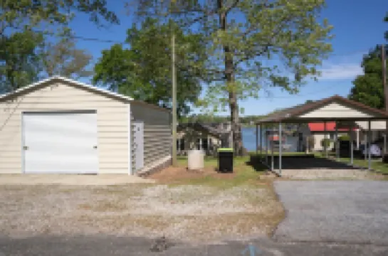 READY TO RELAX?  Lake front house w/ beautiful Sunsets on Lake Greenwood