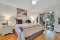 Family-oriented lagoon-side villa in Sea Pines close to Harbour Town