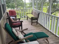 Charming Waterfront Cottage – Private Dock, Panoramic Views, and Park Passes! Hotels in Murrells Inlet