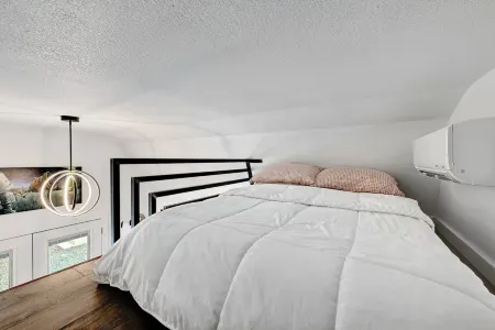 Space Cowboy: Modern Tiny House in East Austin