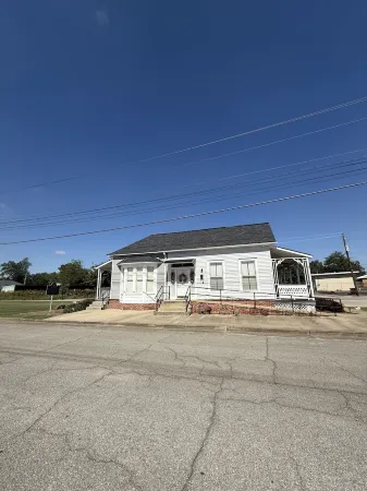 Historic Roberts Home "Night in the Museum" Hotel