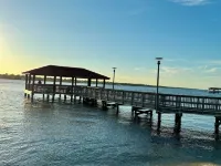 Funky, Fabulous, & Hip MCM Vibe Beach House~Walk to Beach~1 King Bed~2 Queen Bed