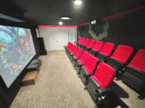 🌲Lake View Nature House with Theatre🌲