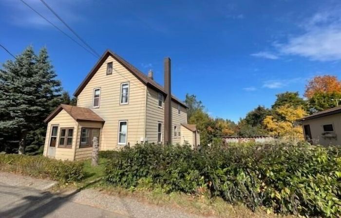 Completely remodeled lower unit in historic 1880's house.
