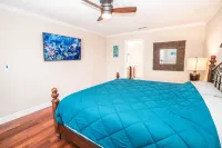 Playa Blanca Waterfront Resort with Pool&Spa, Dock, Kayaks, Sand, Pets Welcome!