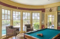 Spectacular Oceanfront Kiawah Home With Pool And Private Boardwalk To Beach