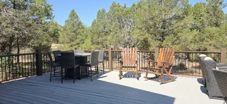 Mountain Cabin 7 Miles from Zion National Park Отели в г. Кейн Каунти