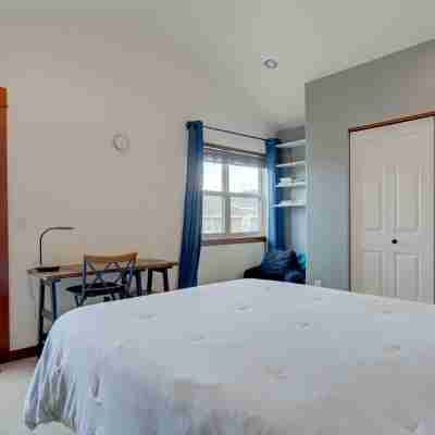 2 bd, 2 bath, Great Location in Bozeman near Costco, I-90, and food and shopping Rooms