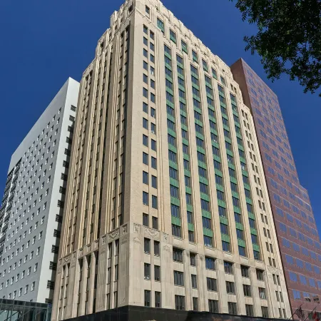 Renaissance Saint Elm Dallas Downtown Hotel Отели рядом с достопримечательностью «Площадь Сэнкс Гивен»