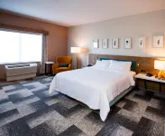 ฮิลตัน การ์เดน อินน์ มองธัน, NB