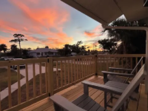 2 Bedroom Home in Fort Myers by Sanibel & Beaches, Private, WiFi, AC, Sleeps 6 Hotels in Iona