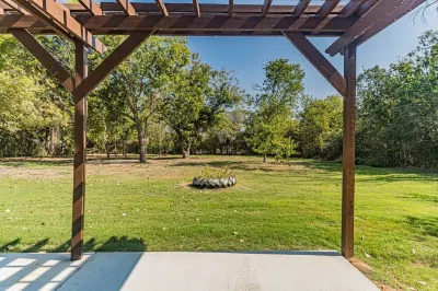 Midterm / Pet Friendly / Back Yard / Close to Square / Free Parking / WiFi / BBQ Hotels near Shanley Park Sculpture Garden