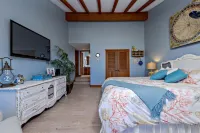 Holiday Specials Booking Now!