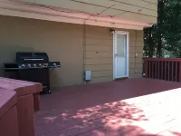 Charming Colonial Home with Private Chipping Green Hotel a Reno County