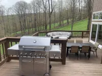 Lux Cabin w/ hot tub, playground, game room, bb court,walking trail, resort pool - 4-Star