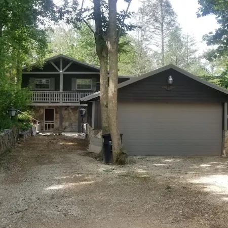 Lake Watauga FAMILY FUN, Sunny Lake Front Home  Private Dock  Water Toys WiFi