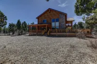 Spacious 4Br Cabin Near Zion · Stargazing Deck, Trails, Pool Table & Family Fun - balcon