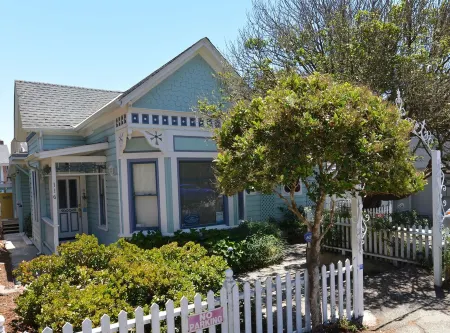 Just steps from the beach - Awesome views! Perfect family beach house!