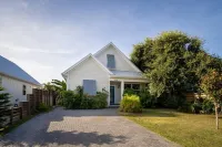 Driftwood Retreat-Brand New 4 Bedroom Pool Home