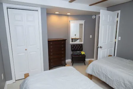 Hidden Tracks, Long Term stays welcome