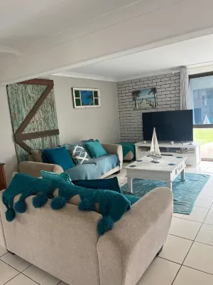 whalecome house Bongaree Hotels in Bongaree