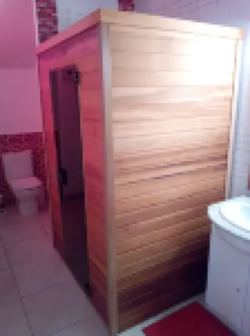 Close to center, comfort room in air-conditioned villa sauna, billiard, garden