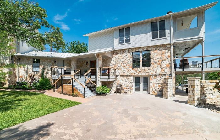 Large Family Home of Lake Travis with PoolPerfect Place for a Family Reunion