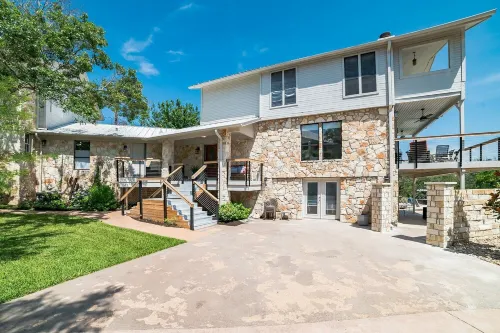Large Family Home of Lake Travis with PoolPerfect Place for a Family Reunion - Wifi