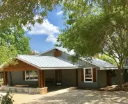 Comfort Acres on the Guadalupe River Ranch (secluded) House and Small Party Barn
