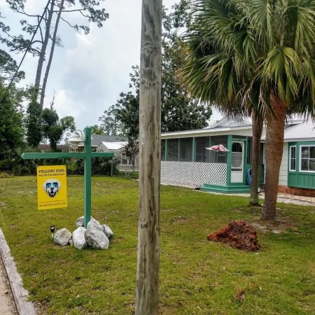 Charming Pet Friendly Cottage 1) in Downtown Port St Joe
