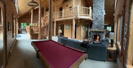 Adirondack Waterfront Lodge Close to Old Forge with A/C and Heated Garage